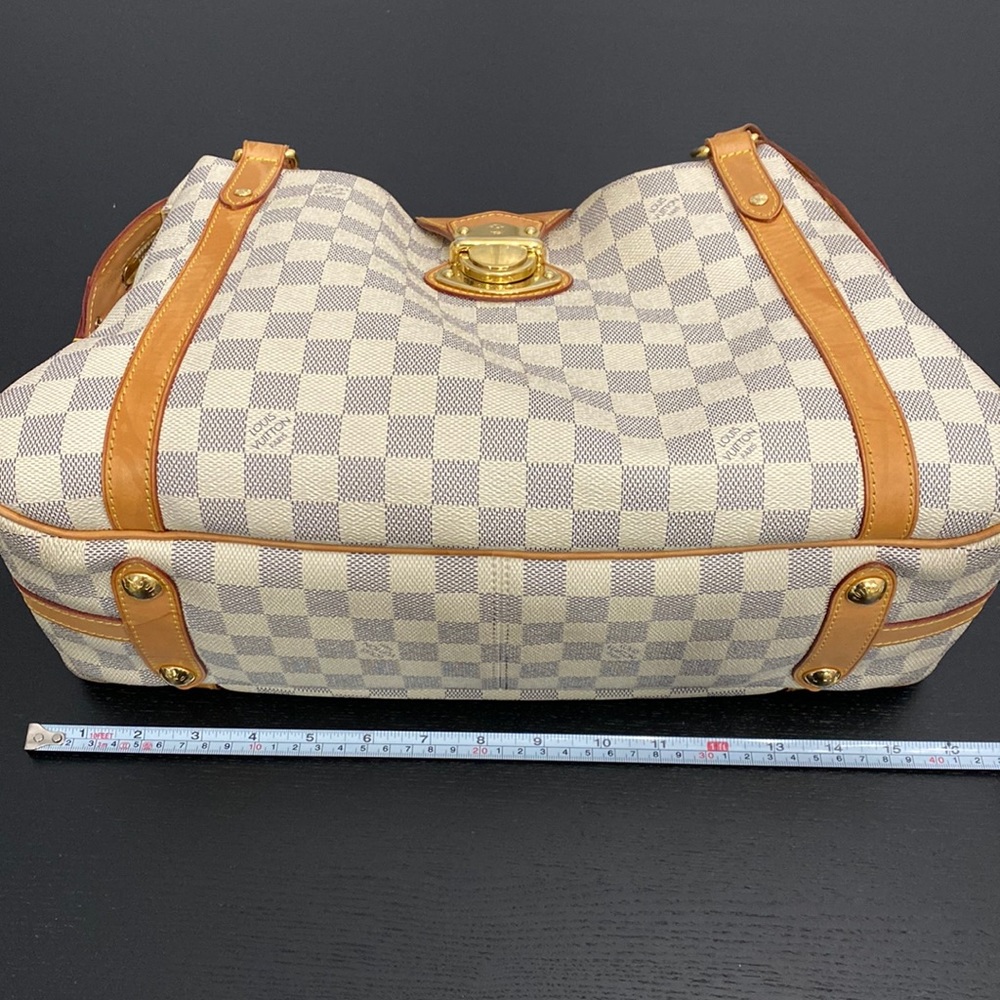 Louis Vuitton White Damier Shoulder Bag - Picture 15 of 16